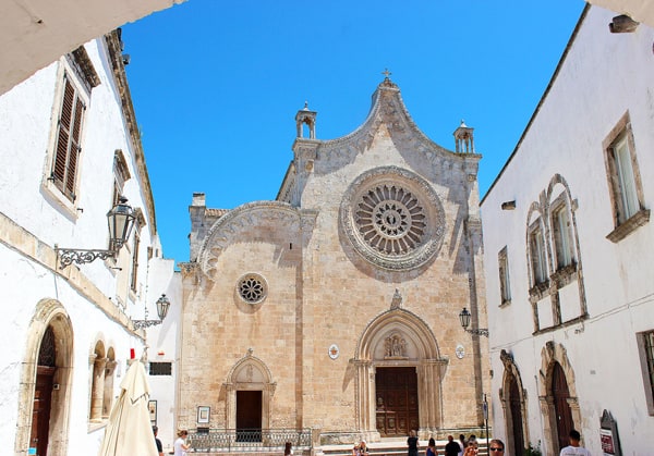 A simple, yet gorgeous church narrowly built between two buildings.