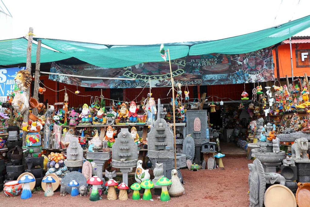There are many interesting things to do in Huasca de Ocampo. Wander through the ceramic shops full of garden gnomes and statues.